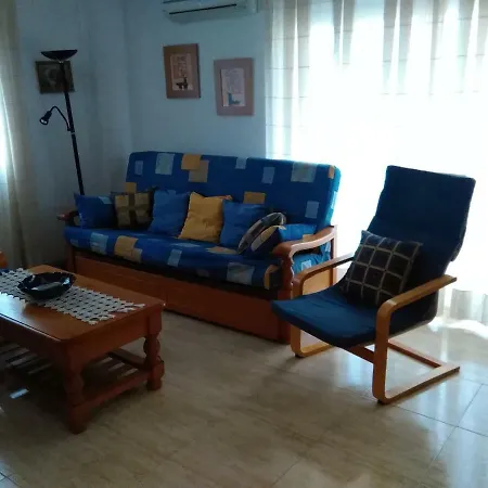 Llastre Apartment *